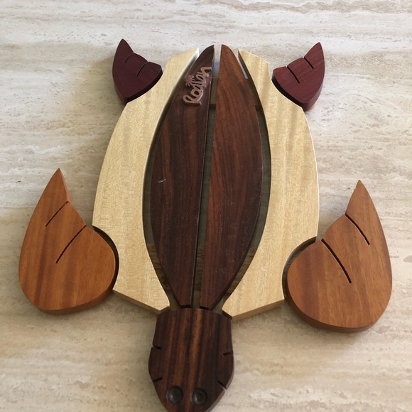 🎉Host Pick🎉Quad Colored Wooden Sea Turtle Tabletop - Picture 3 of 6